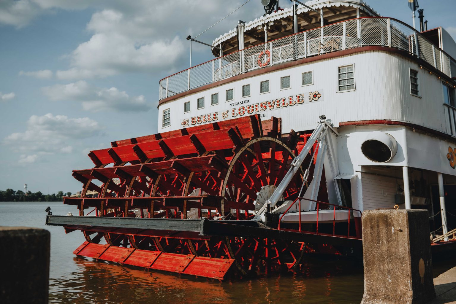 belle of louisville riverboats